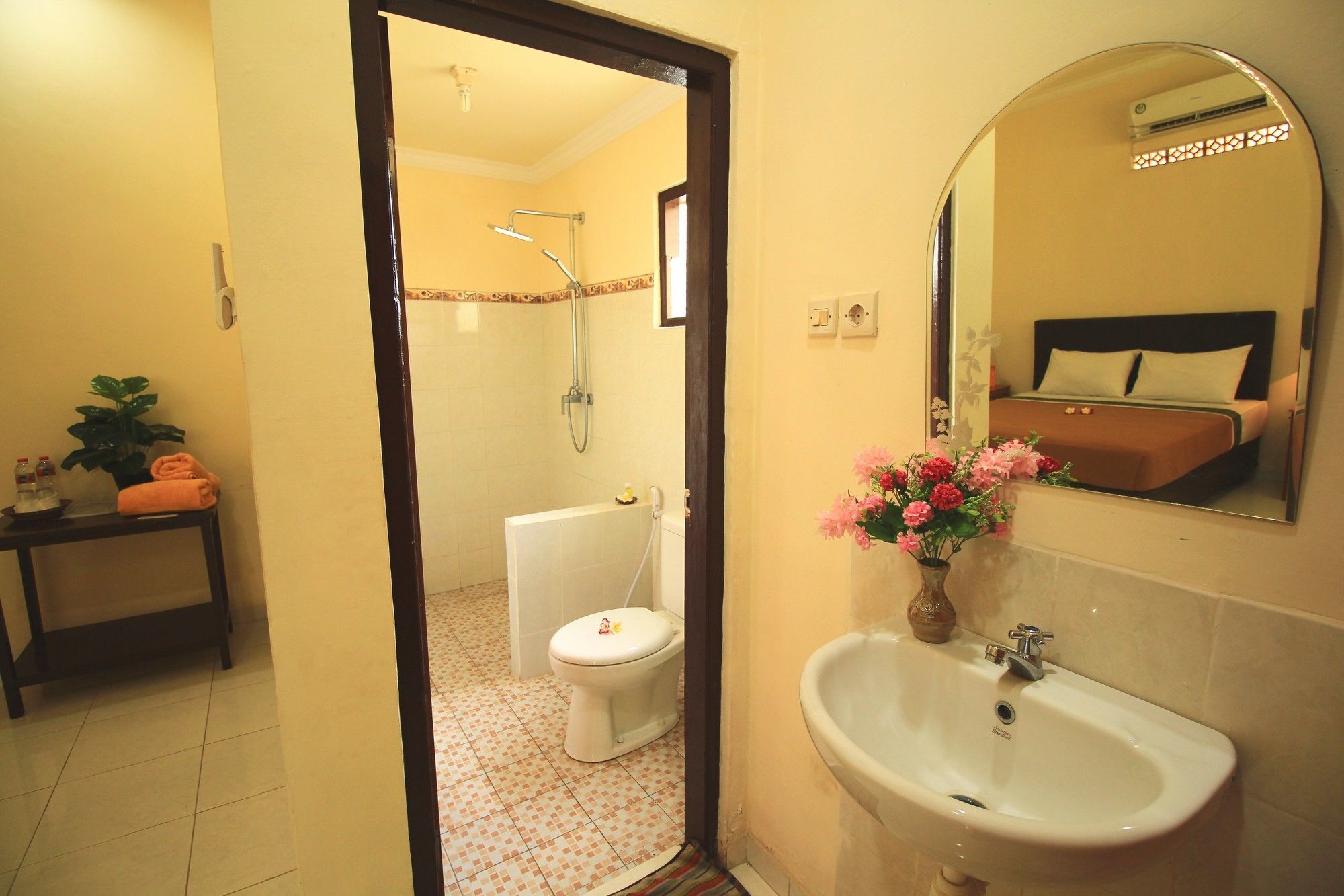 Lovina Beach Hotel Pabean Buleleng Eksteriør bilde